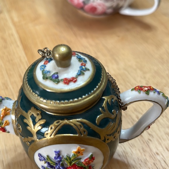 Unique Hand-painted Nini Decorated Teapot - Picture 6 of 6